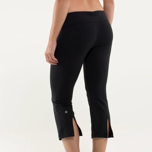 lululemon athletica Pants - lululemon cropped yoga pant